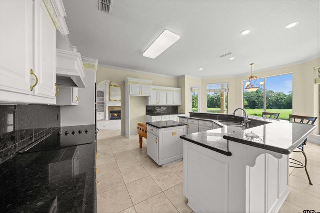 169 Dogwood Lakes Circle, Bullard, TX 75757