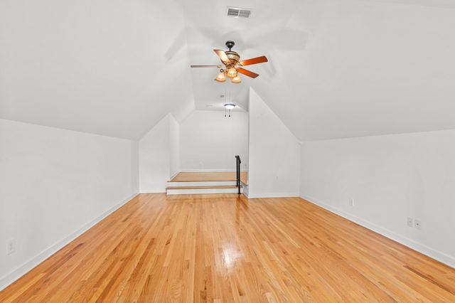 511 Country Club Dr, Dickson, TN 37055