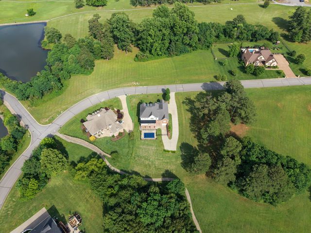 511 Country Club Dr, Dickson, TN 37055