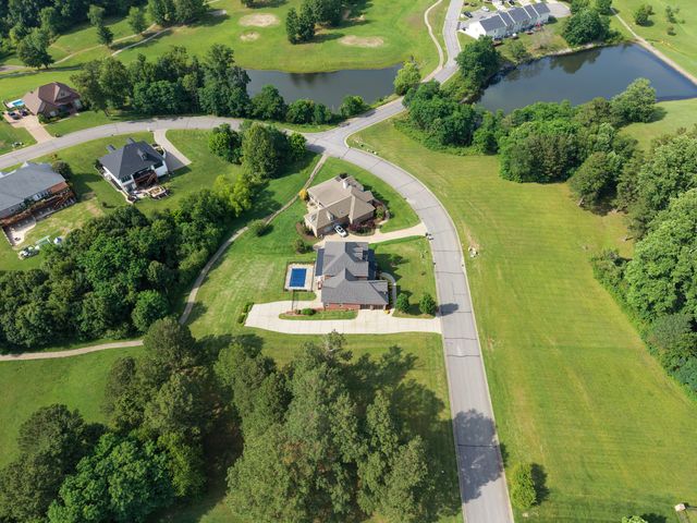 511 Country Club Dr, Dickson, TN 37055