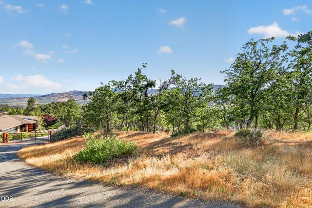 163 Hitt Road, Ashland, OR 97520