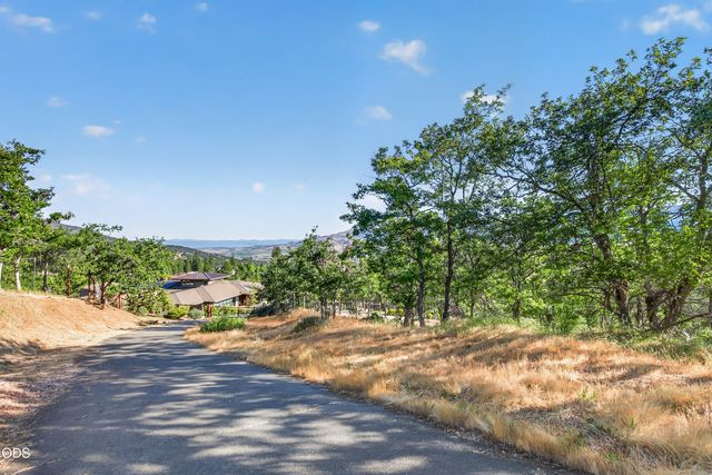 163 Hitt Road, Ashland, OR 97520
