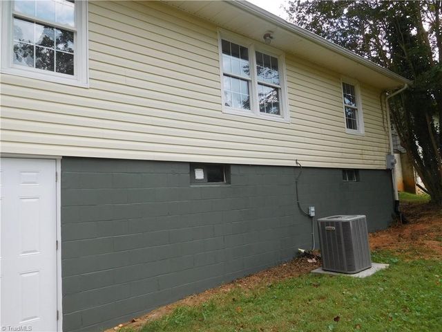2042 K Court Avenue, Winston-salem, NC 27105