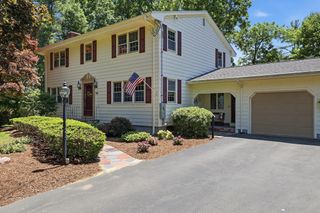 104 Jackson Dr, Raynham, MA 02767