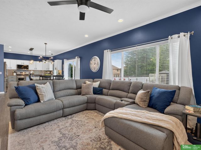 18567 Drexel Street, Omaha, NE 68135