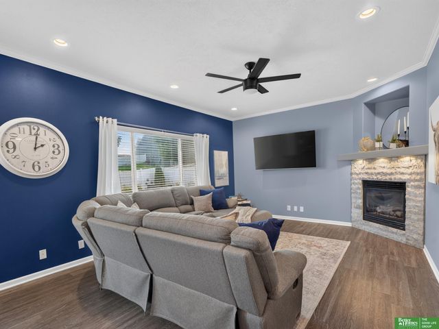 18567 Drexel Street, Omaha, NE 68135