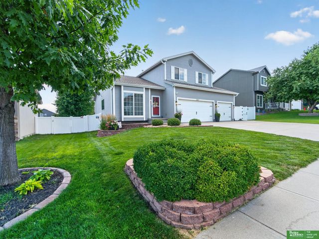 18567 Drexel Street, Omaha, NE 68135