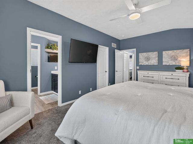 18567 Drexel Street, Omaha, NE 68135