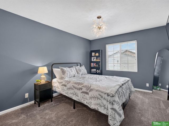 18567 Drexel Street, Omaha, NE 68135