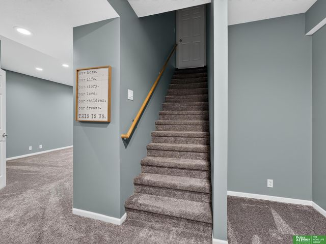 18567 Drexel Street, Omaha, NE 68135