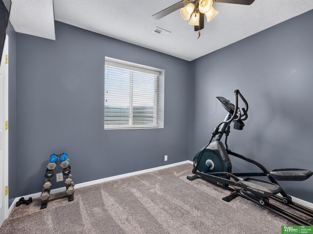 18567 Drexel Street, Omaha, NE 68135