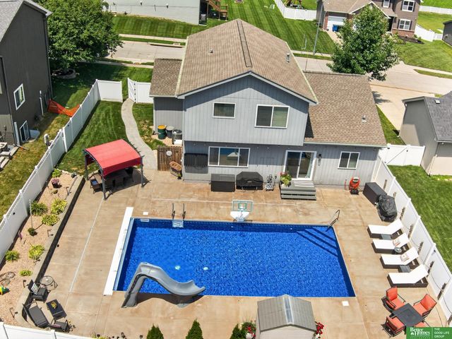 18567 Drexel Street, Omaha, NE 68135