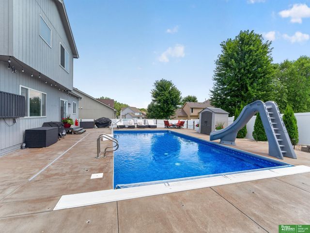 18567 Drexel Street, Omaha, NE 68135
