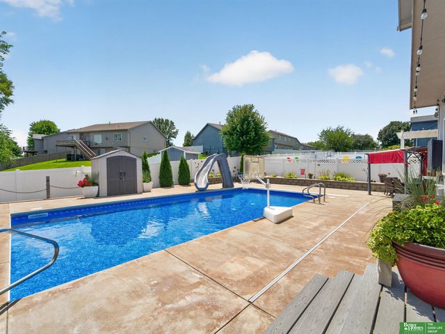 18567 Drexel Street, Omaha, NE 68135