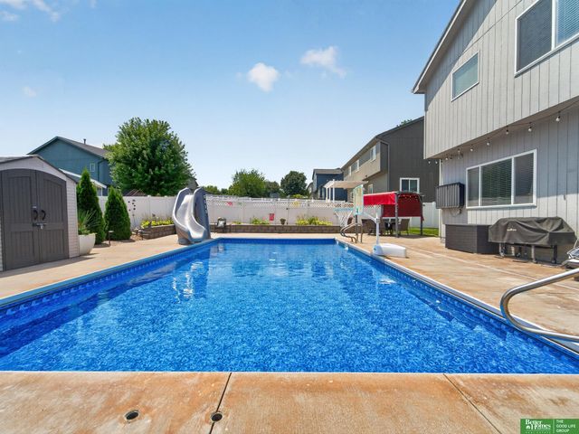 18567 Drexel Street, Omaha, NE 68135