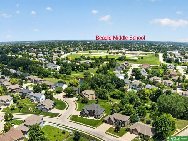 18567 Drexel Street, Omaha, NE 68135
