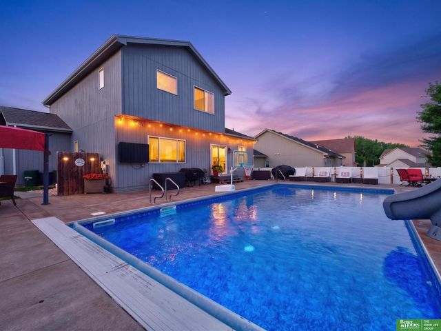 18567 Drexel Street, Omaha, NE 68135