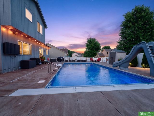 18567 Drexel Street, Omaha, NE 68135