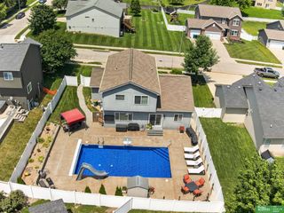 18567 Drexel Street, Omaha, NE 68135