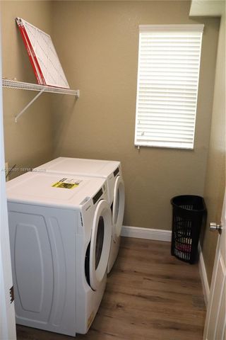 664 Oxford Drive, Other City - In The State Of Florida, FL 33897