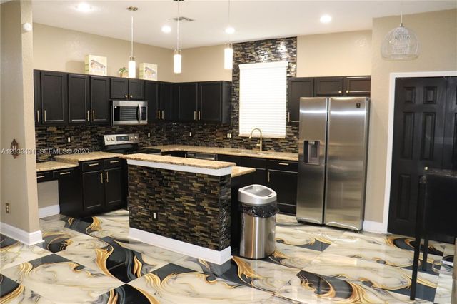 664 Oxford Drive, Other City - In The State Of Florida, FL 33897