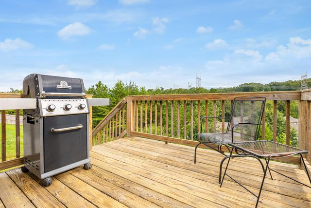2052 Short Leaf Lane, Soddy Daisy, TN 37379