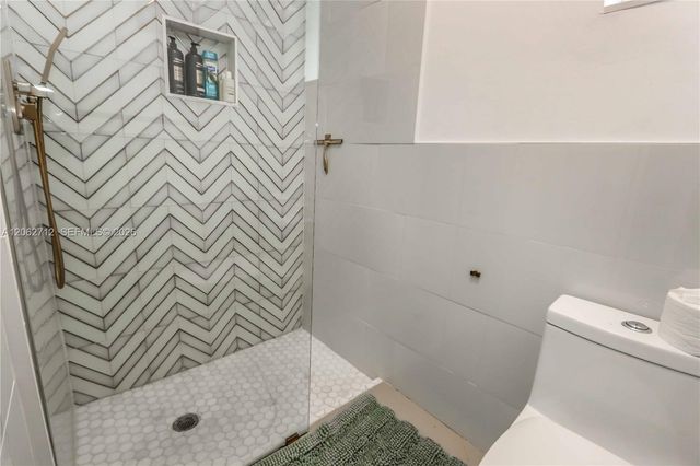 1102 N 13th Ave, Hollywood, FL 33019