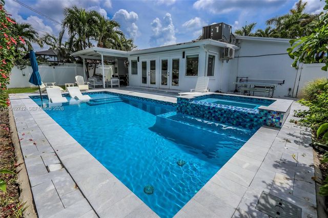 1102 N 13th Ave, Hollywood, FL 33019