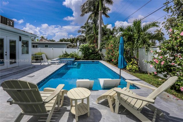 1102 N 13th Ave, Hollywood, FL 33019