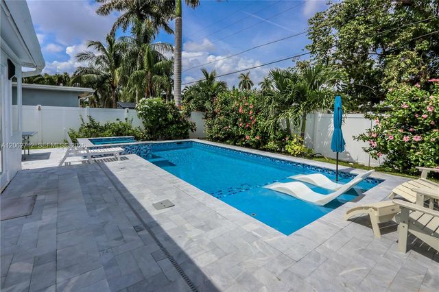 1102 N 13th Ave, Hollywood, FL 33019