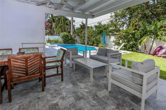 1102 N 13th Ave, Hollywood, FL 33019