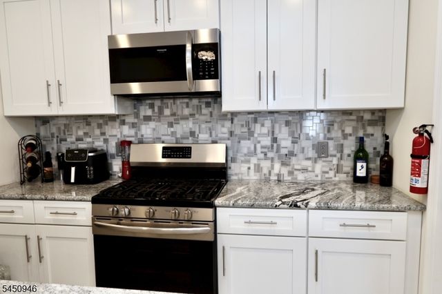 31 Willow Wood Sq 31, East Rutherford Boro, NJ 07073
