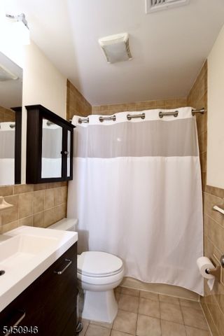 31 Willow Wood Sq 31, East Rutherford Boro, NJ 07073