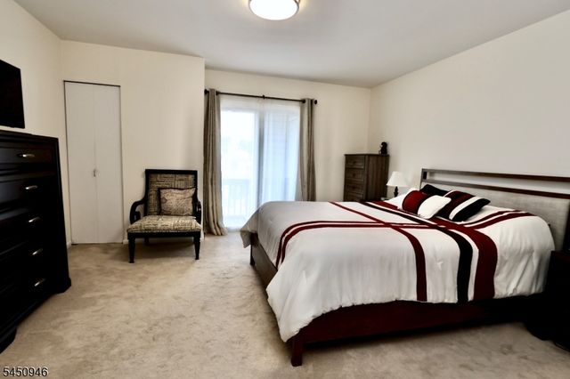 31 Willow Wood Sq 31, East Rutherford Boro, NJ 07073