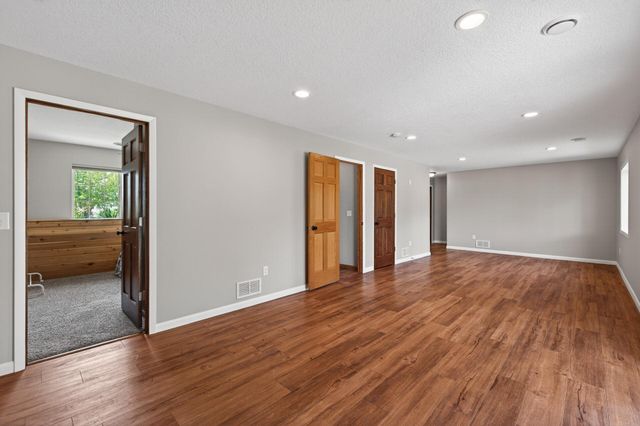 27931 116th Street NW, Zimmerman, MN 55398