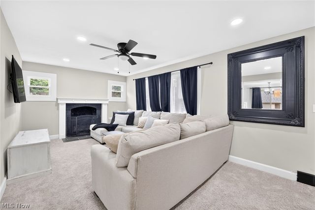 4824 Manchester Road, Akron, OH 44319