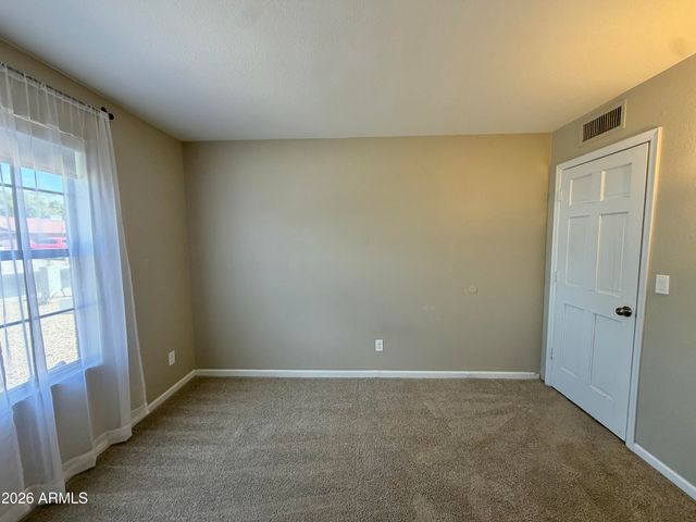 5201 W MERCER Lane, Glendale, AZ 85304