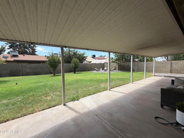 5201 W MERCER Lane, Glendale, AZ 85304
