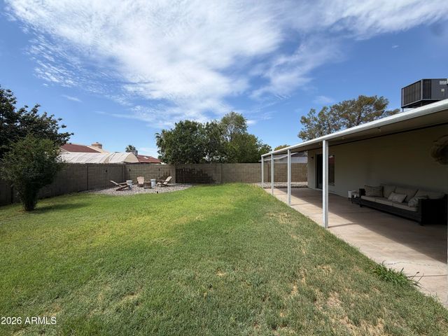 5201 W MERCER Lane, Glendale, AZ 85304