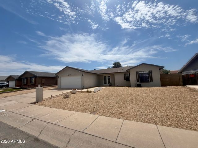 5201 W MERCER Lane, Glendale, AZ 85304