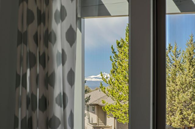 11403 Jubel Court, Redmond, OR 97756