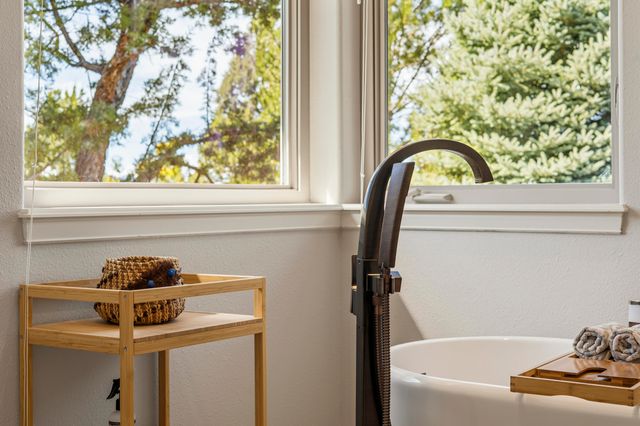 11403 Jubel Court, Redmond, OR 97756