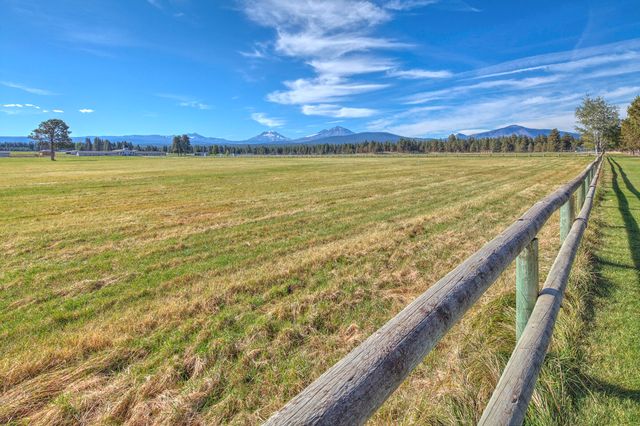 11403 Jubel Court, Redmond, OR 97756