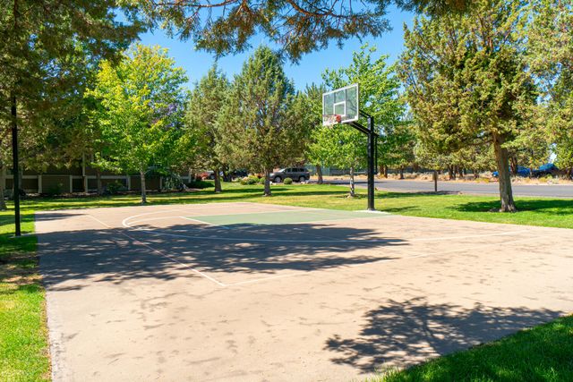 11403 Jubel Court, Redmond, OR 97756