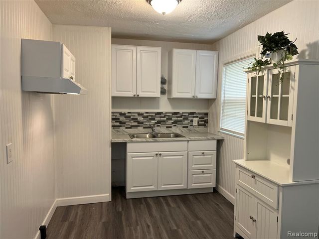 801 Hubbard Avenue, Flint, MI 48503