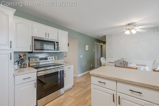 880 Joslyn Road, Orion Charter Township, MI 48362