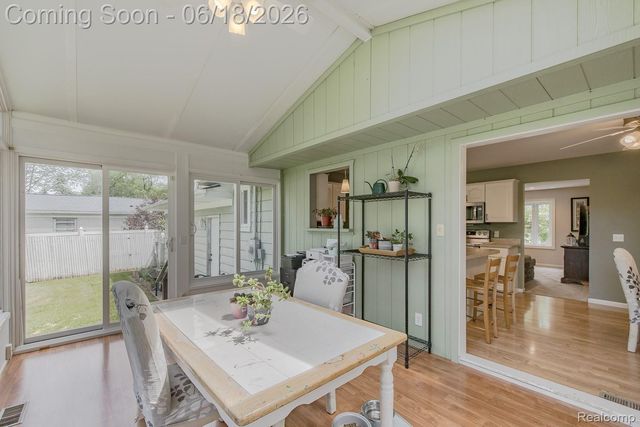 880 Joslyn Road, Orion Charter Township, MI 48362