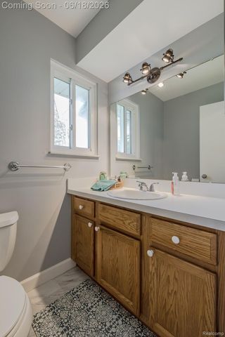880 Joslyn Road, Orion Charter Township, MI 48362