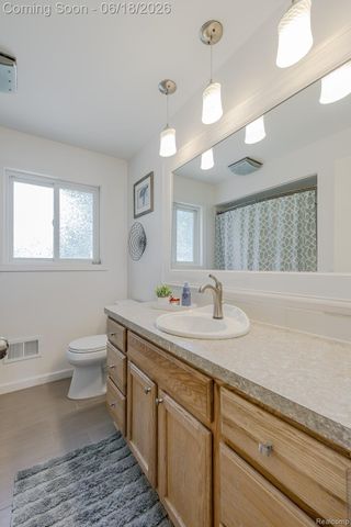 880 Joslyn Road, Orion Charter Township, MI 48362