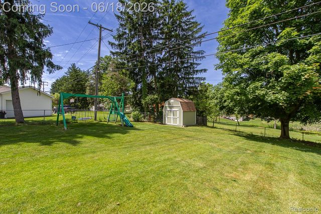 880 Joslyn Road, Orion Charter Township, MI 48362